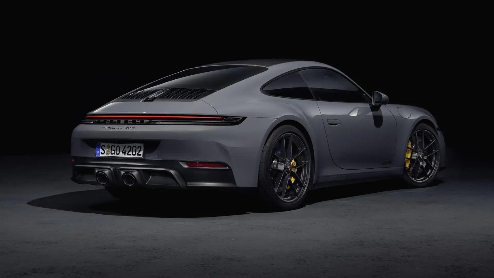 Read more about the article Buy 2025 Porsche 911 Hybrid