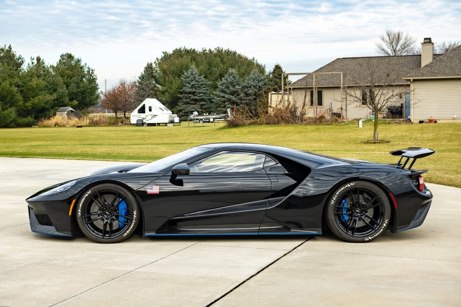 Used-2019-Ford-GT-1702515639 (1)