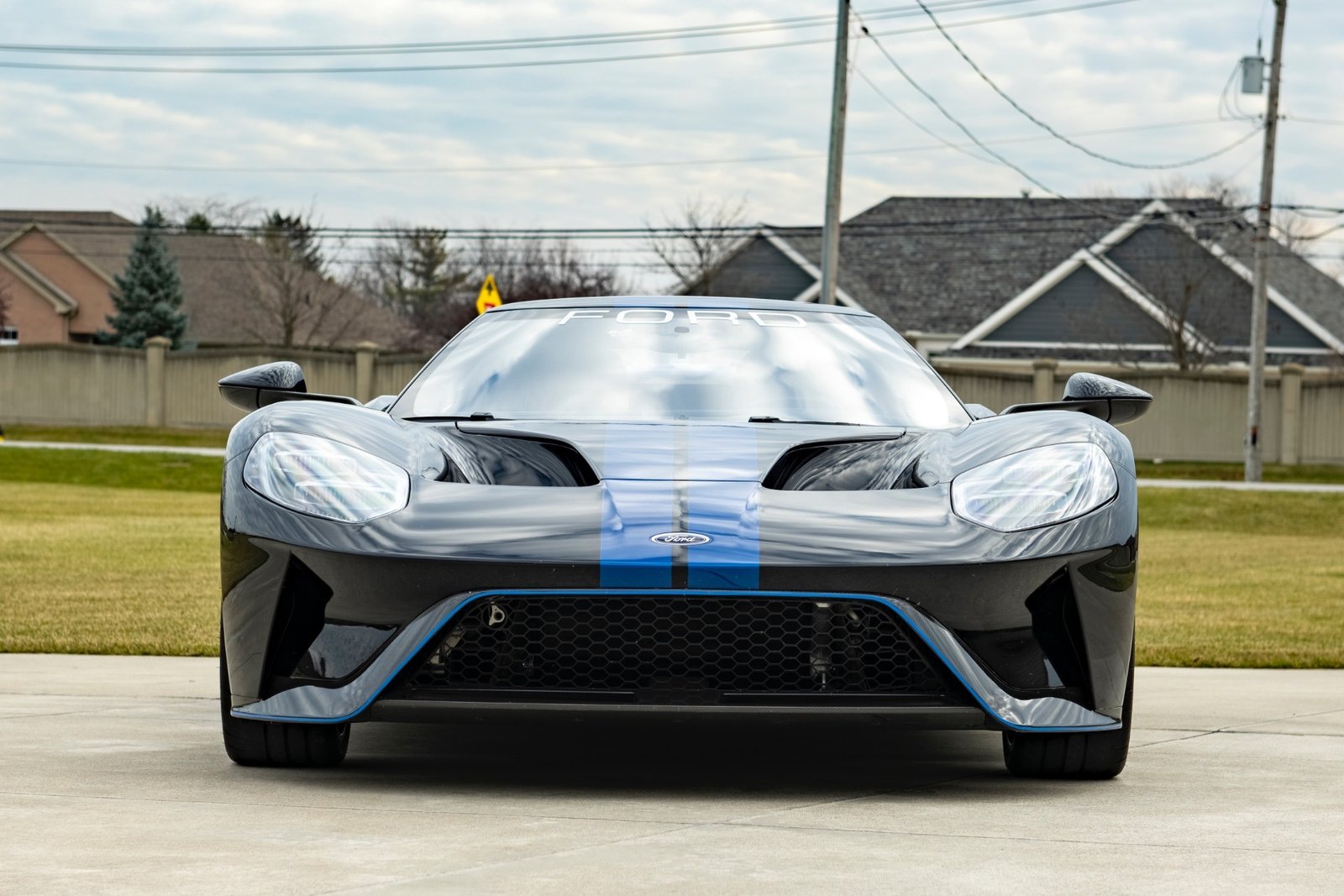 Used-2019-Ford-GT-1702515639 (4)