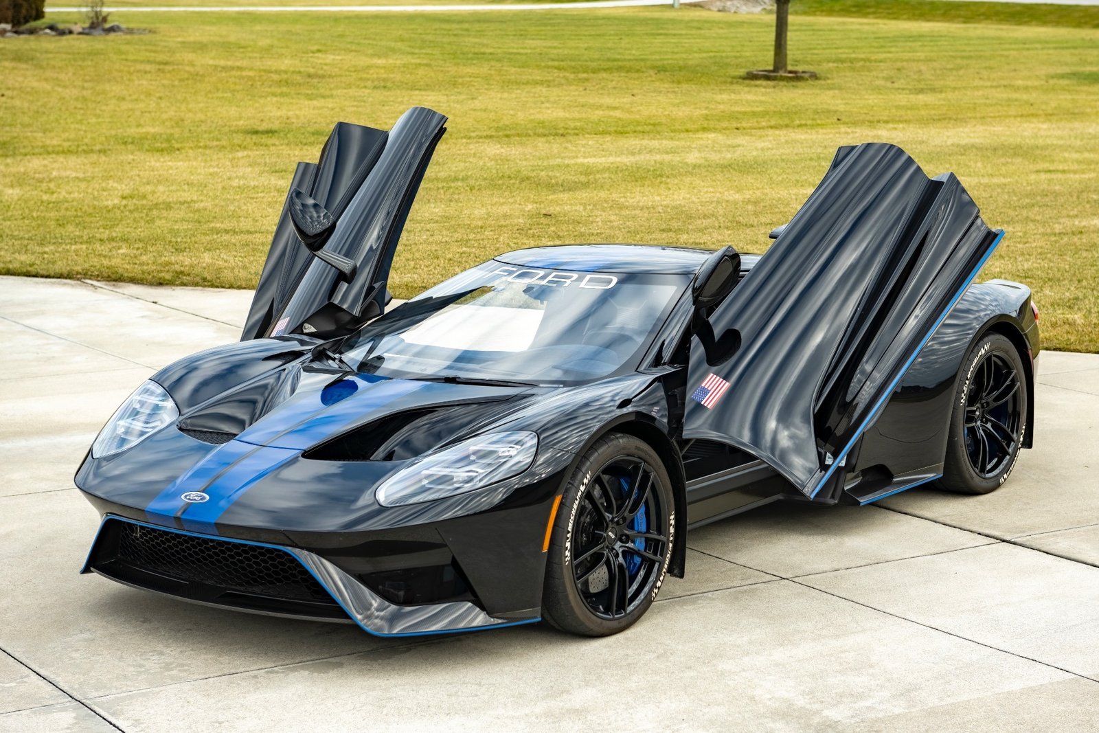 Used-2019-Ford-GT-1702515691 (5)