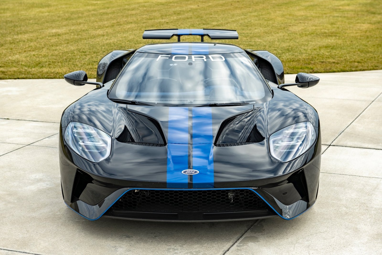 Used-2019-Ford-GT-1702518409 (25)