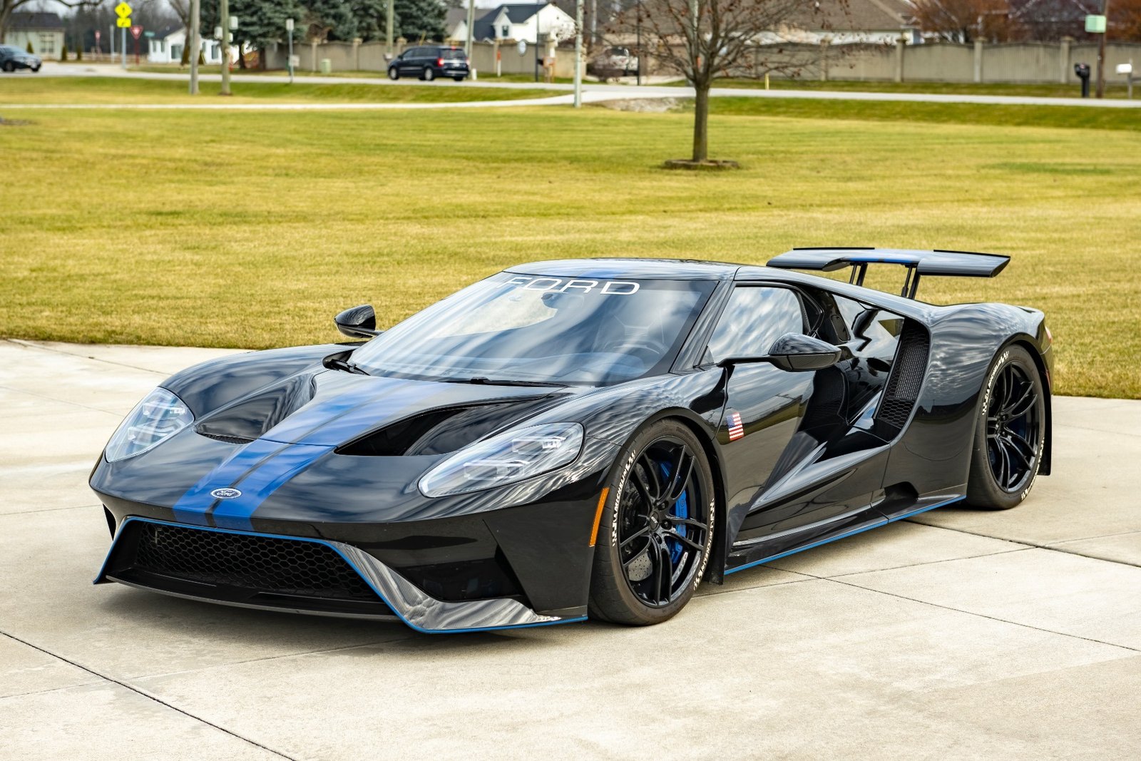 Used-2019-Ford-GT-1702518409 (35)