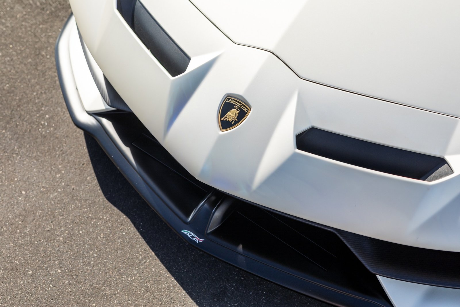 Used-2020-Lamborghini-Aventador (14)